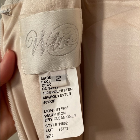 Wtoo Lace and Silk underlay Ivory Wedding Dress - Picture 6 of 13